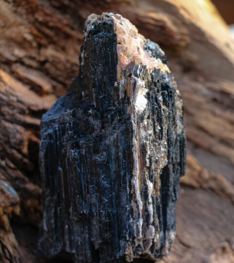 Turmalin, Schwarz (Schörl) Einzelkristall